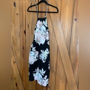 NWOT - Fashion Nova floral dress with open back